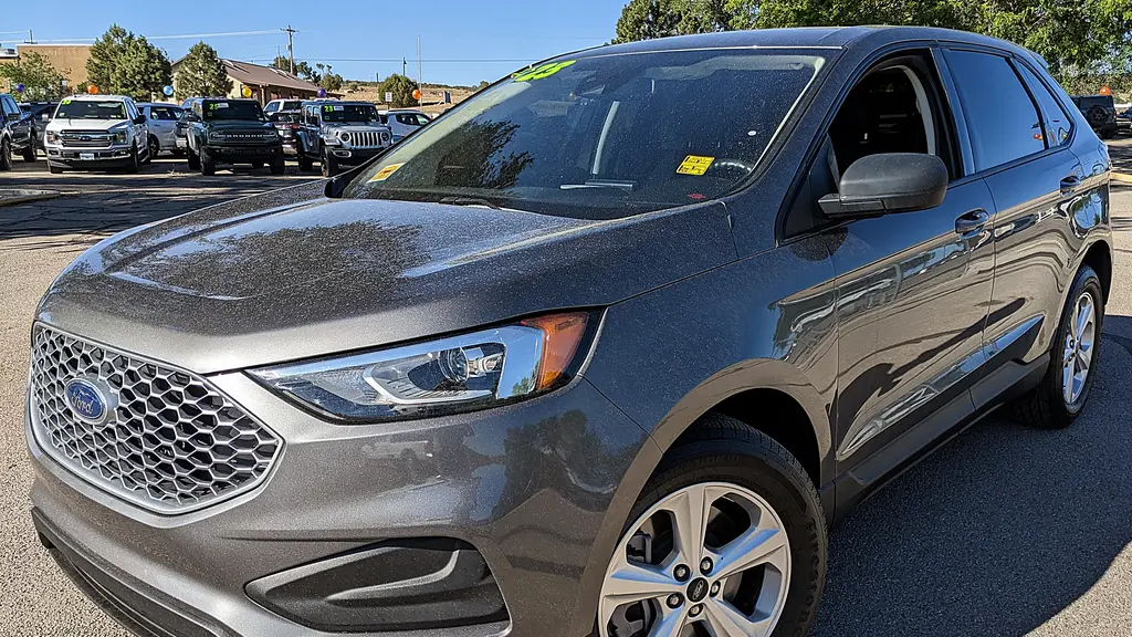 2023 Ford Edge SE