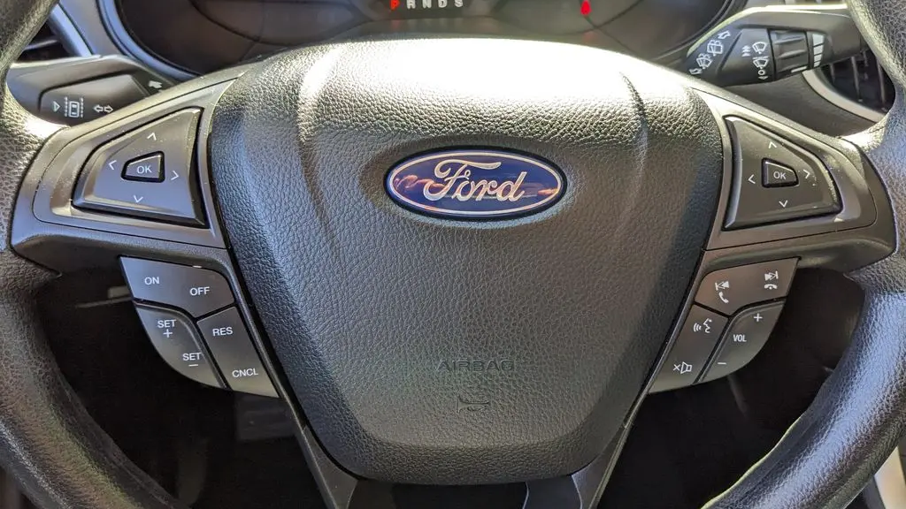 2023 Ford Edge SE