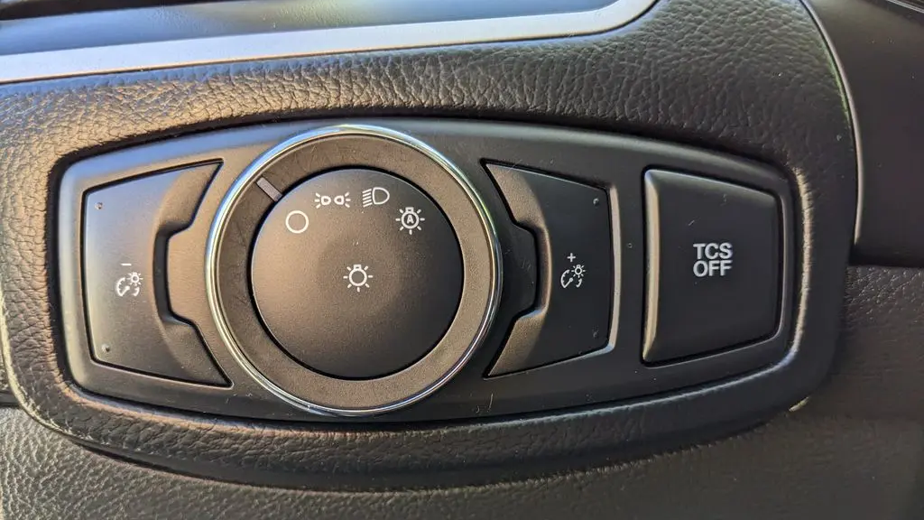 2023 Ford Edge SE