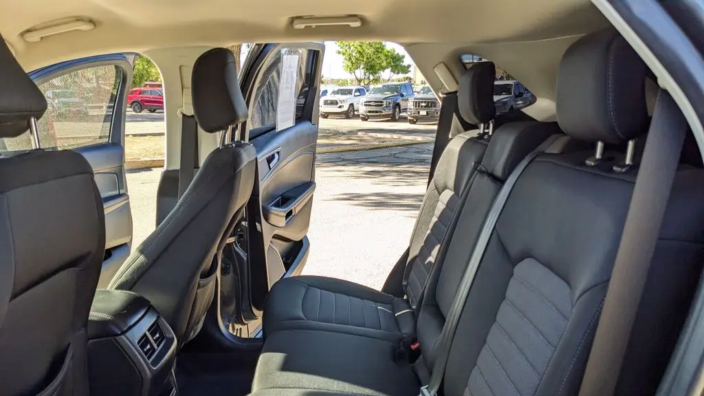 2023 Ford Edge SE