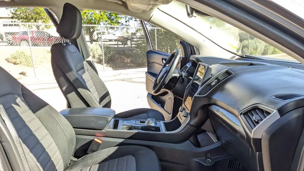2023 Ford Edge SE