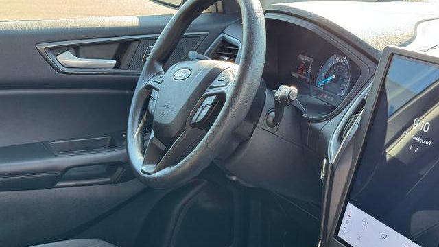 2023 Ford Edge SE