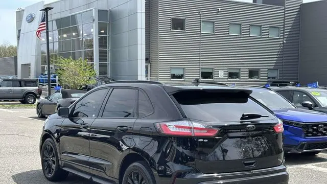 2023 Ford Edge SE