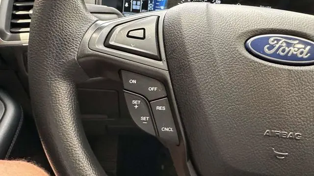 2023 Ford Edge SE