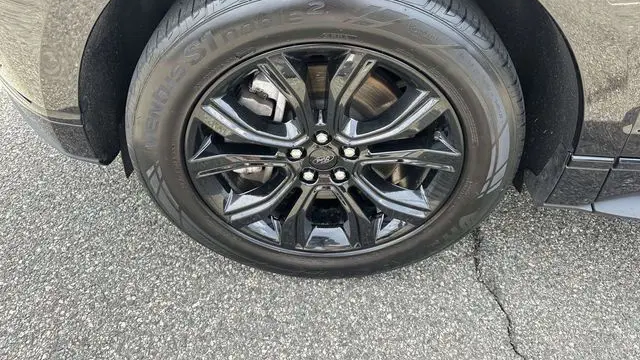 2023 Ford Edge SE