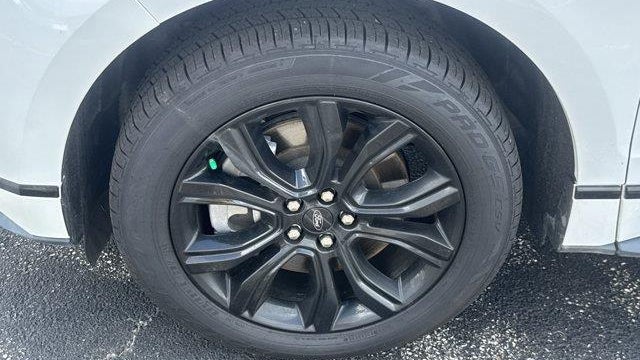 2023 Ford Edge SE