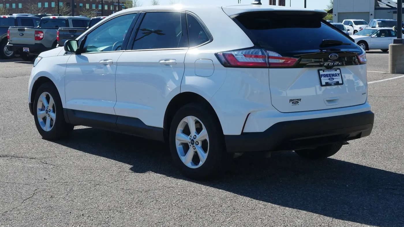 2022 Ford Edge SE