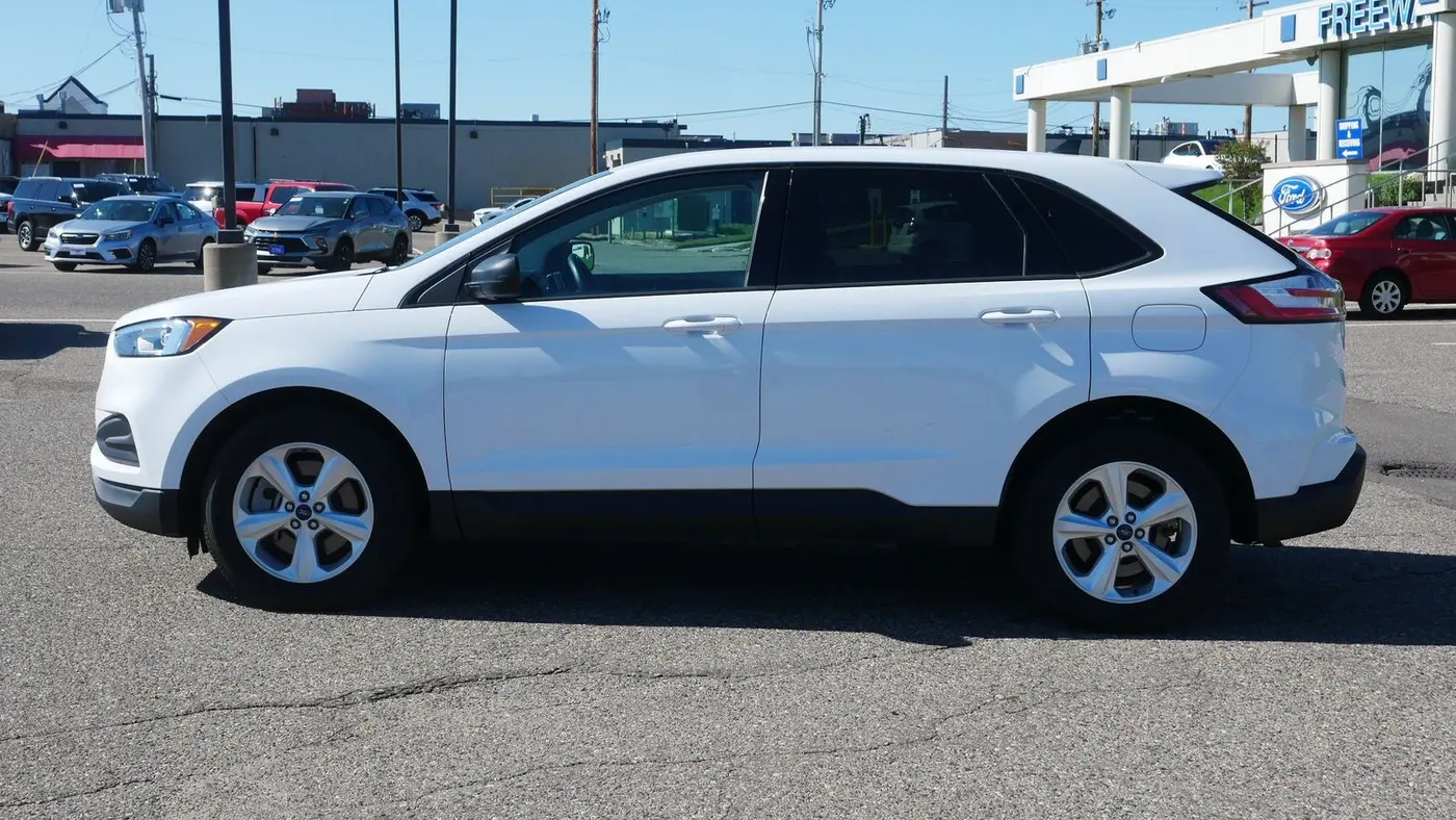 2022 Ford Edge SE