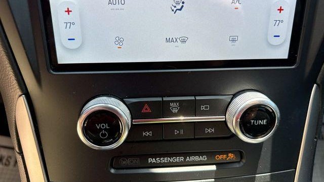 2022 Ford Edge SE