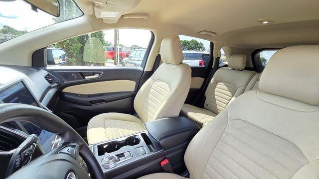 2022 Ford Edge SE