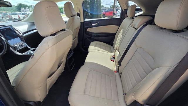 2022 Ford Edge SE