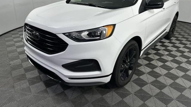 2022 Ford Edge SE