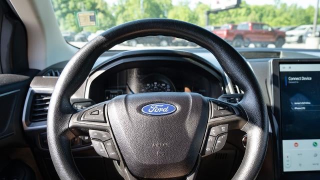 2023 Ford Edge SE