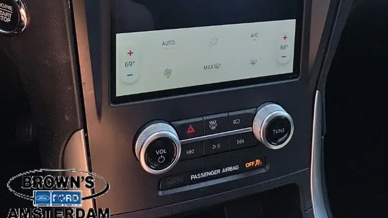 2023 Ford Edge SE