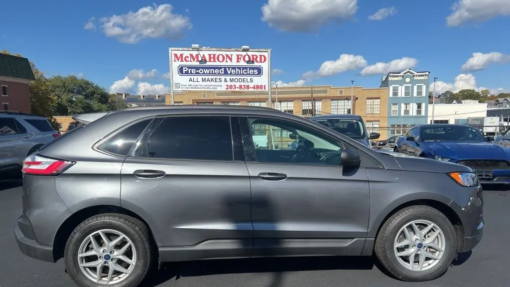 2022 Ford Edge SE