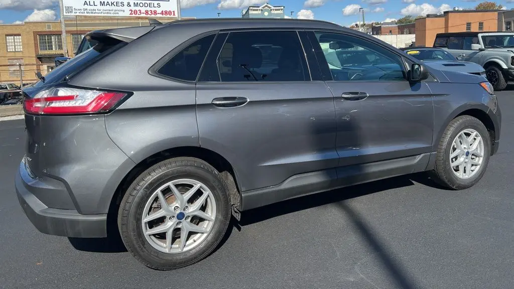 2022 Ford Edge SE