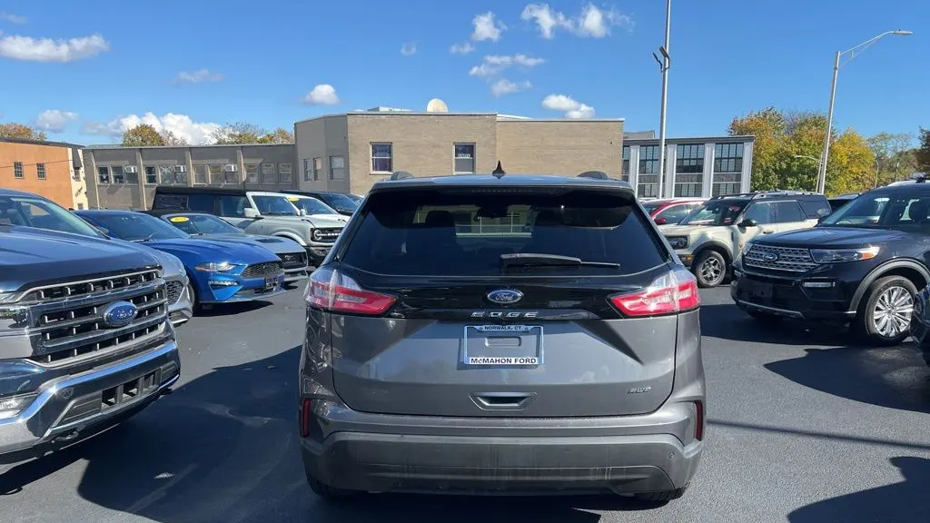 2022 Ford Edge SE