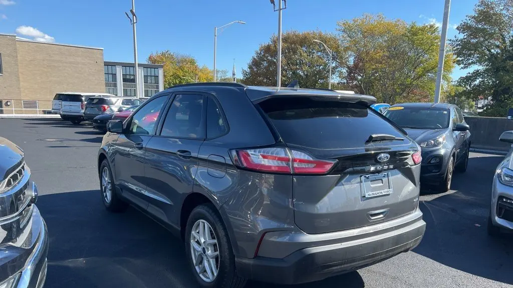 2022 Ford Edge SE