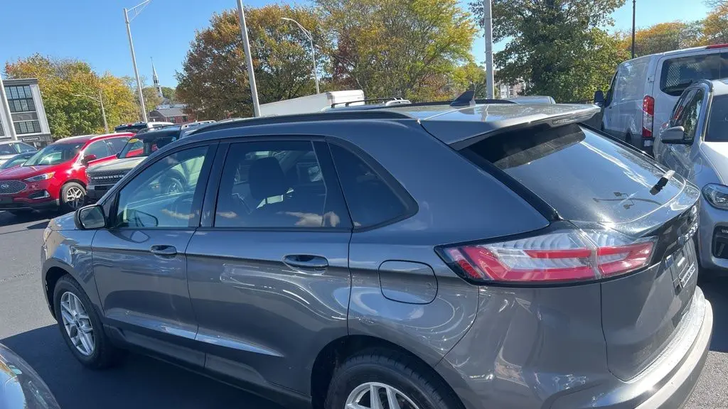 2022 Ford Edge SE
