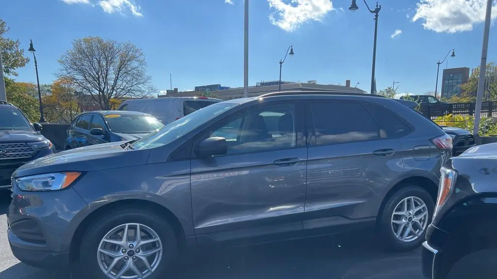 2022 Ford Edge SE