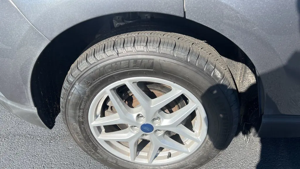2022 Ford Edge SE