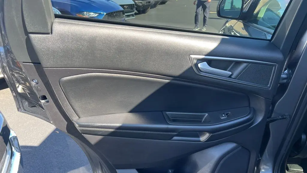 2022 Ford Edge SE