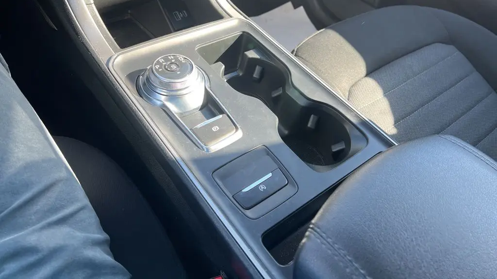 2022 Ford Edge SE