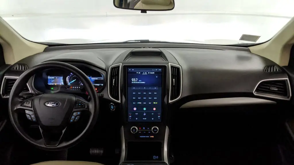 2022 Ford Edge SE