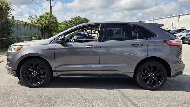 2022 Ford Edge SE