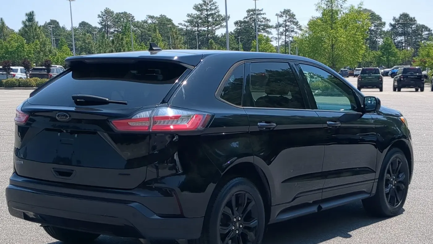 2022 Ford Edge SE