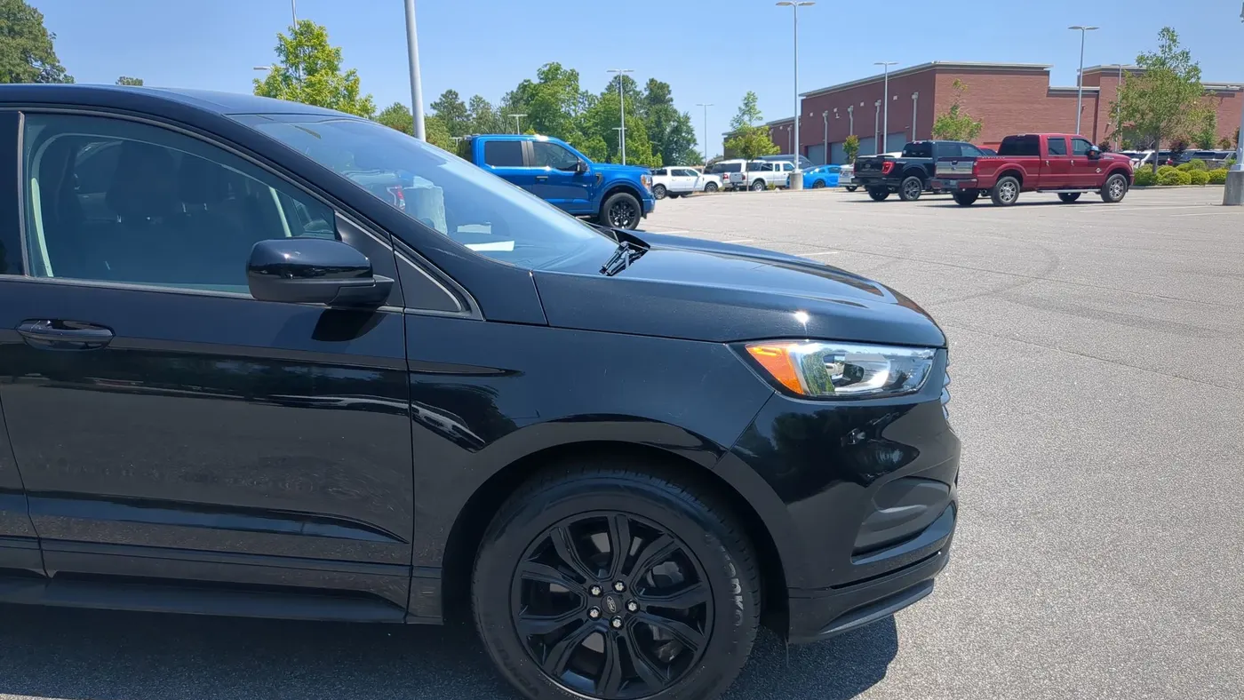 2022 Ford Edge SE