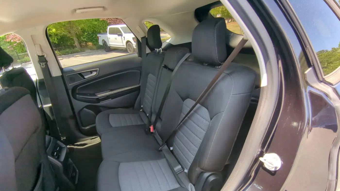 2022 Ford Edge SE