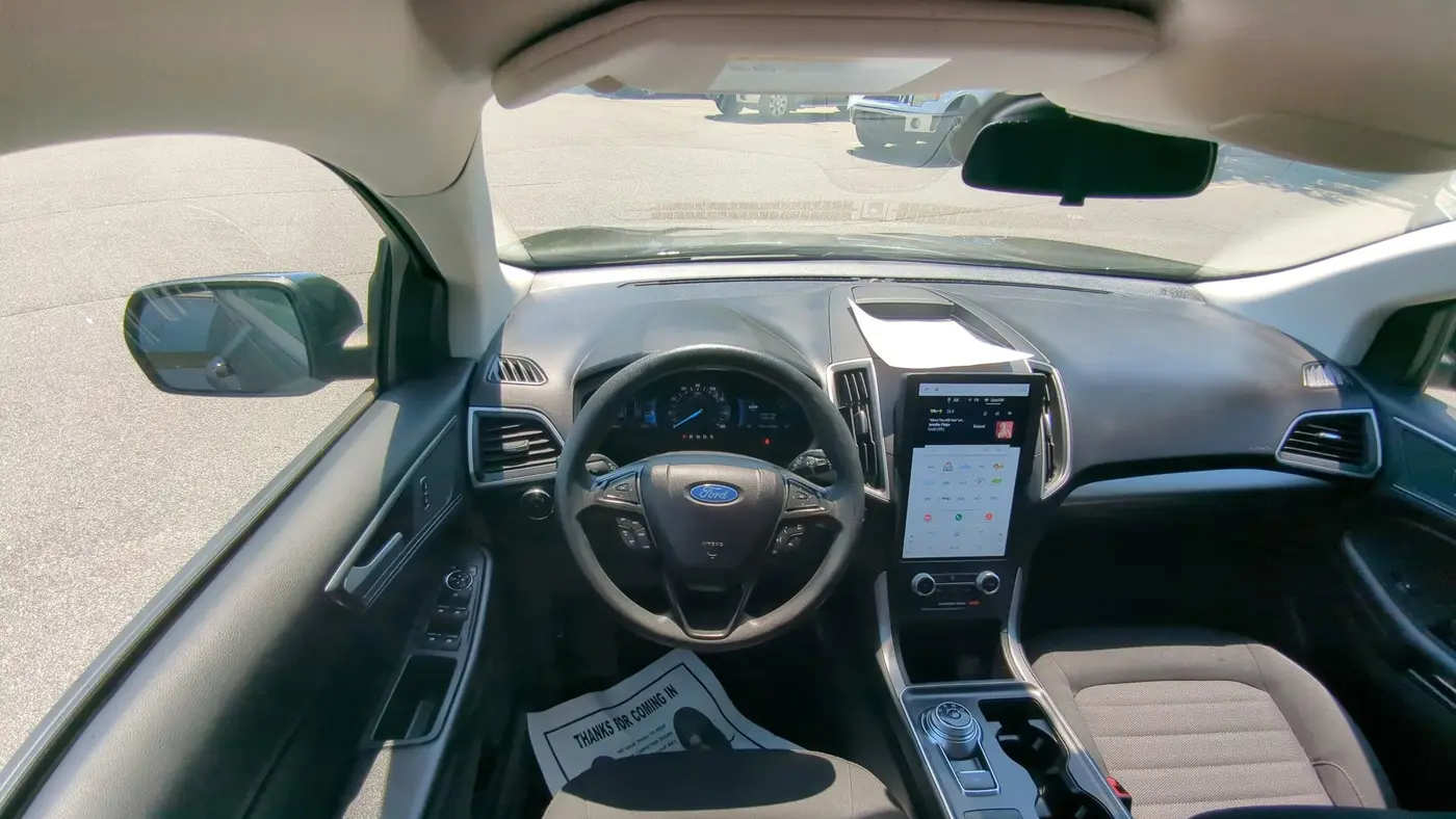 2022 Ford Edge SE