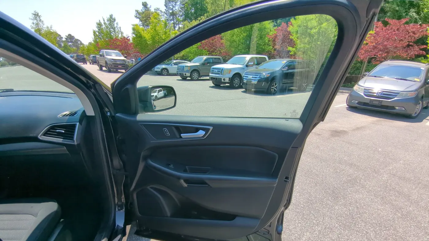 2022 Ford Edge SE