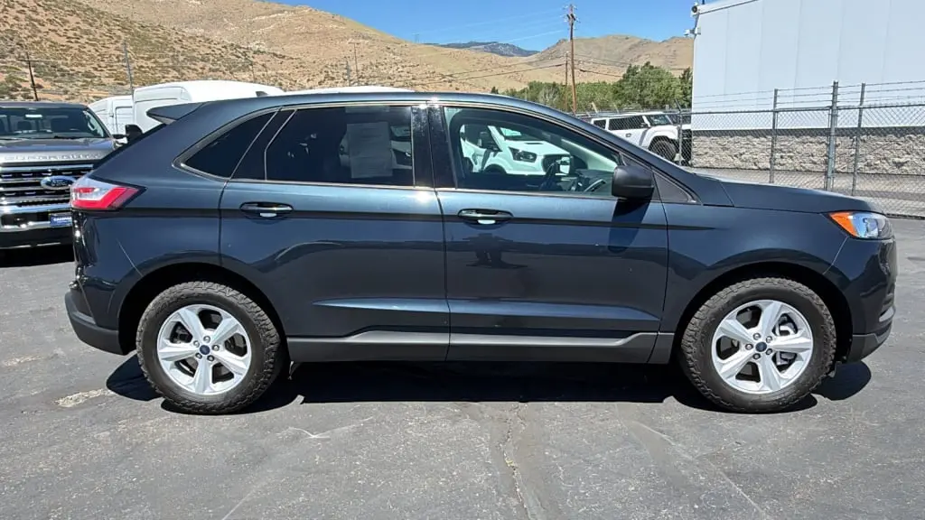 2022 Ford Edge SE