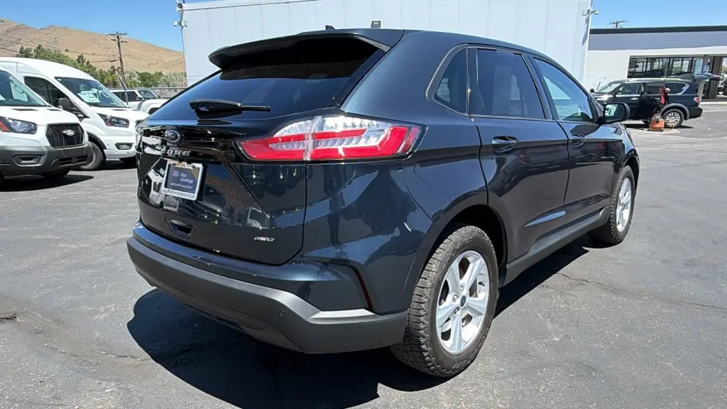 2022 Ford Edge SE