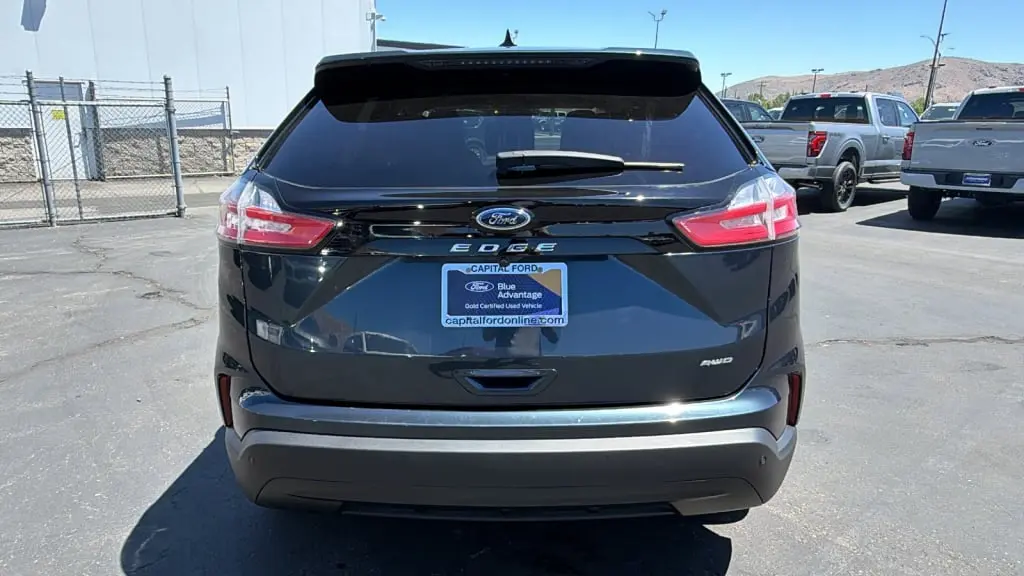 2022 Ford Edge SE