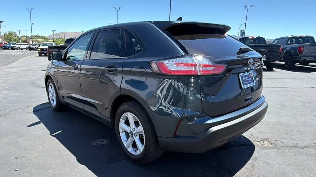 2022 Ford Edge SE