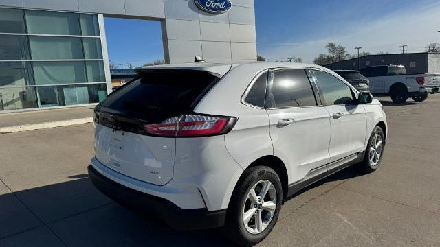 2022 Ford Edge SE