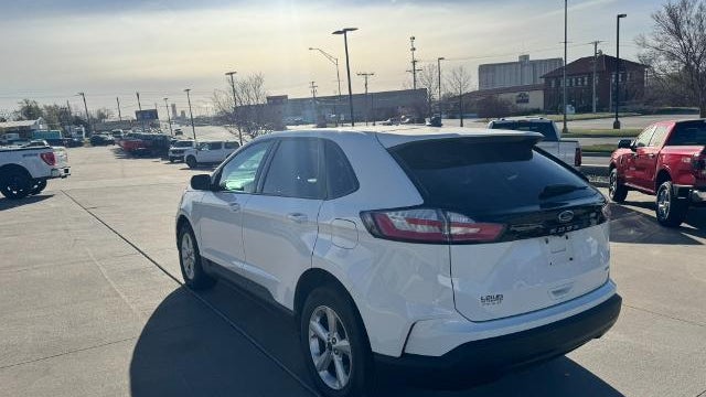 2022 Ford Edge SE