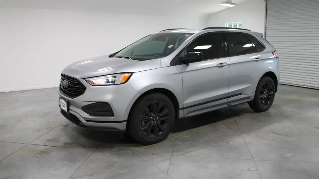 2022 Ford Edge SE