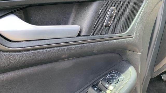 2023 Ford Edge SE