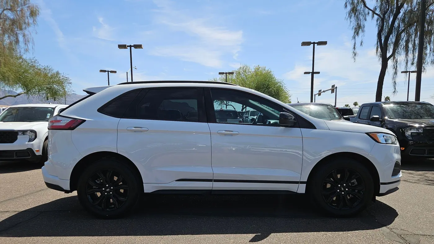 2024 Ford Edge SE