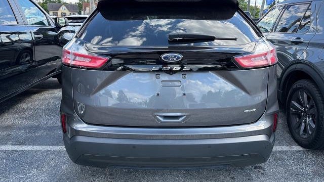 2021 Ford Edge SE