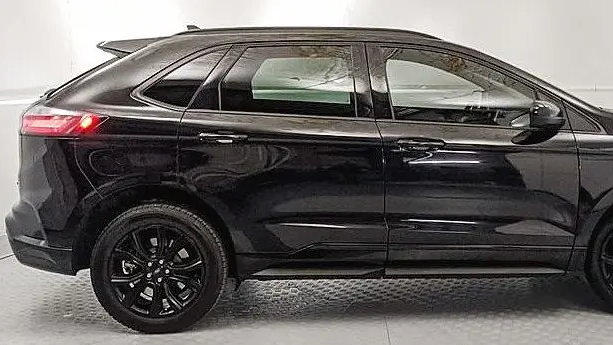 2023 Ford Edge SE