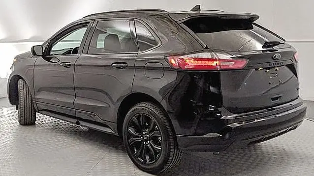 2023 Ford Edge SE