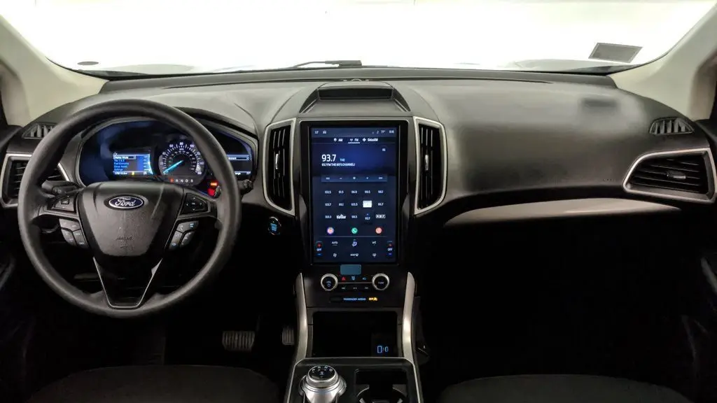2023 Ford Edge SE