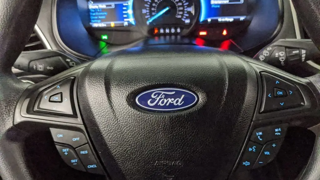 2023 Ford Edge SE