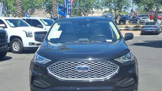 2023 Ford Edge SE