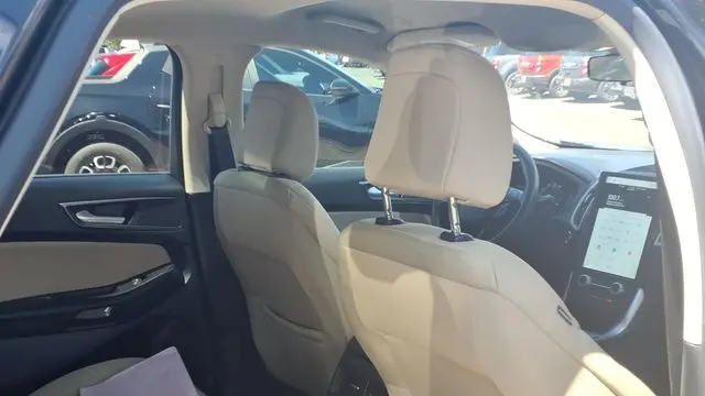 2023 Ford Edge SE